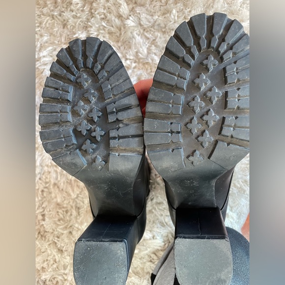 BCBG Pilar Block Heel Bootie SIZE 8 - Picture 4 of 6